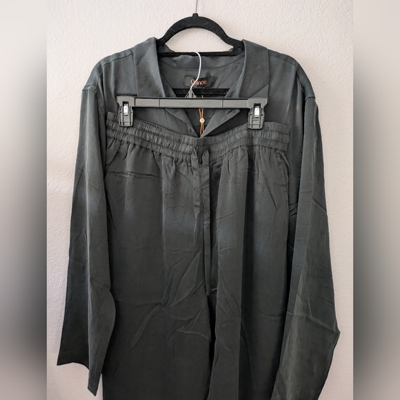 Quince Men's Silk Pajama Set - Picture 17 of 17